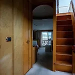 Πλωτό κατάλυμα Yacht San Lorenzo 22