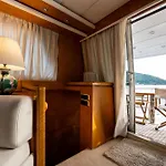 Πλωτό κατάλυμα Yacht San Lorenzo 22