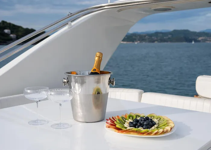 Hotel en barco Yacht San Lorenzo 22