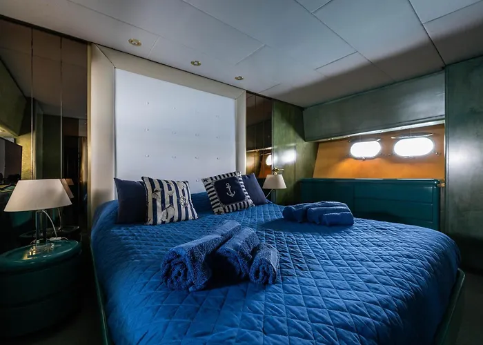 Hotel en barco Yacht San Lorenzo 22