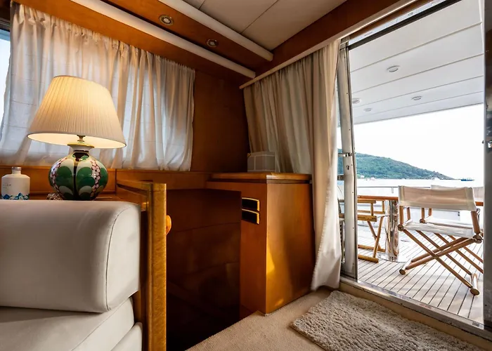 Hotel en barco Yacht San Lorenzo 22