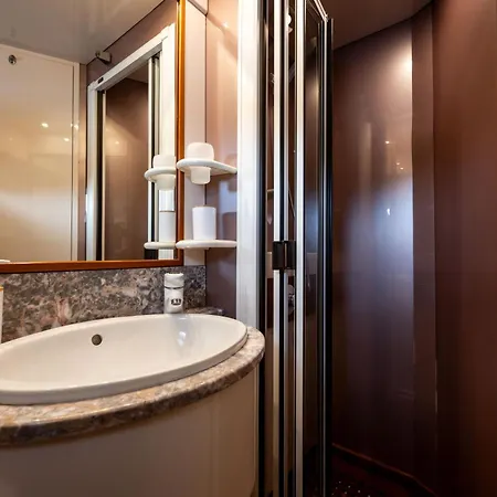 Botel Yacht Dreams Experience La Spezia