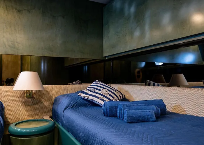 Yacht San Lorenzo 22 Úszó hotel *