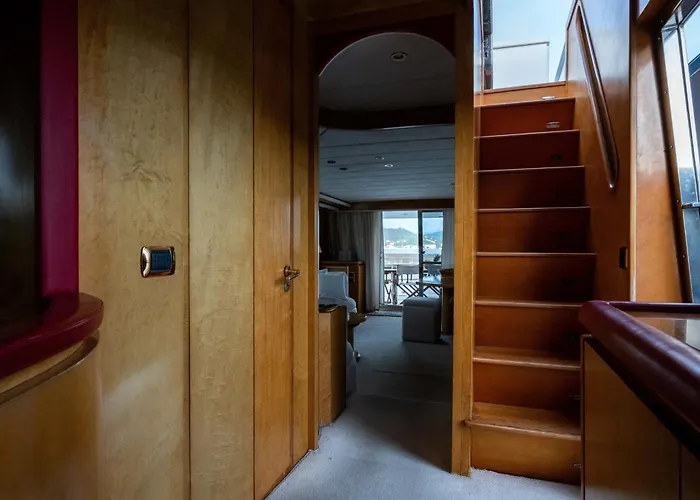 Hotel en barco Yacht San Lorenzo 22